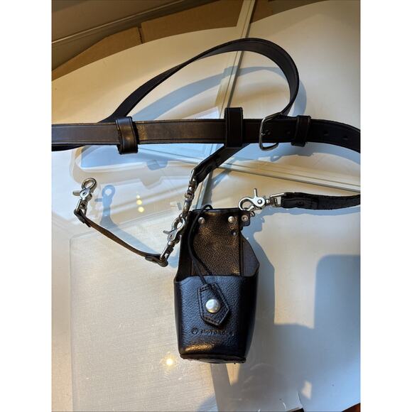 Motorola Hard Leather Two Way Radio Case Holster Holder Shoulder Strap USA - Picture 1 of 13